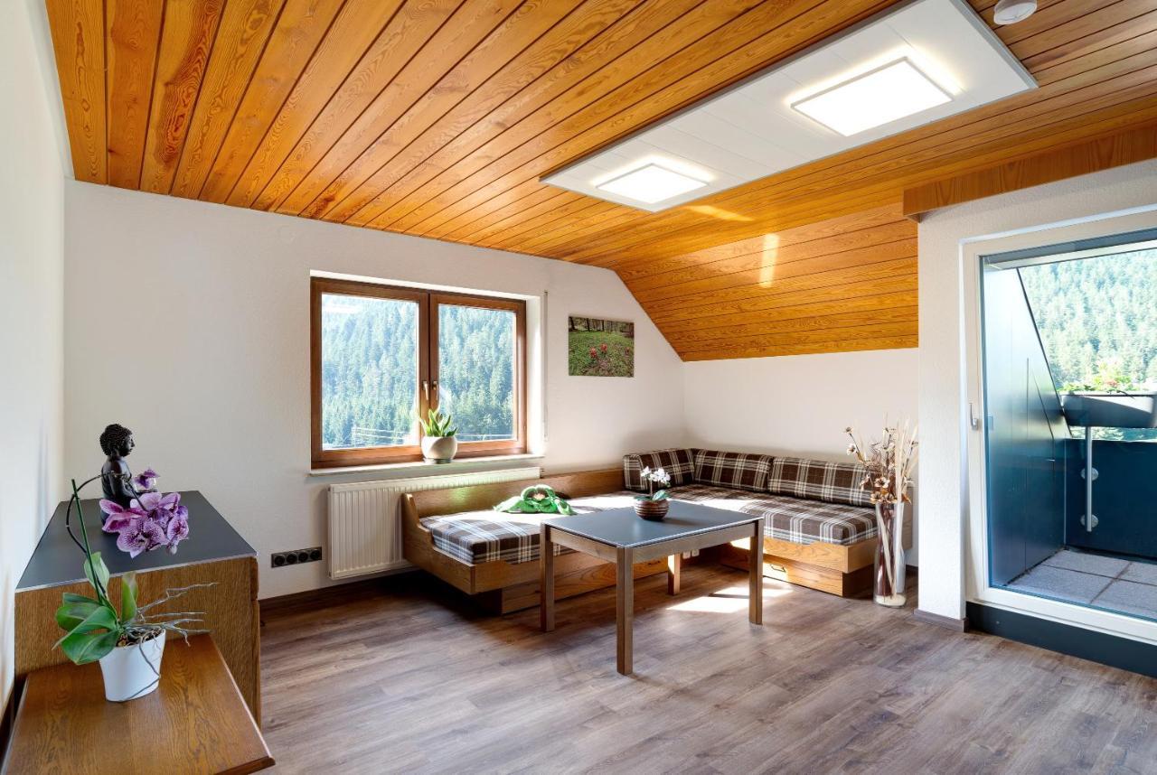 Haus Erika Ferienwohnung 2 바트타이나흐자벨슈타인 외부 사진